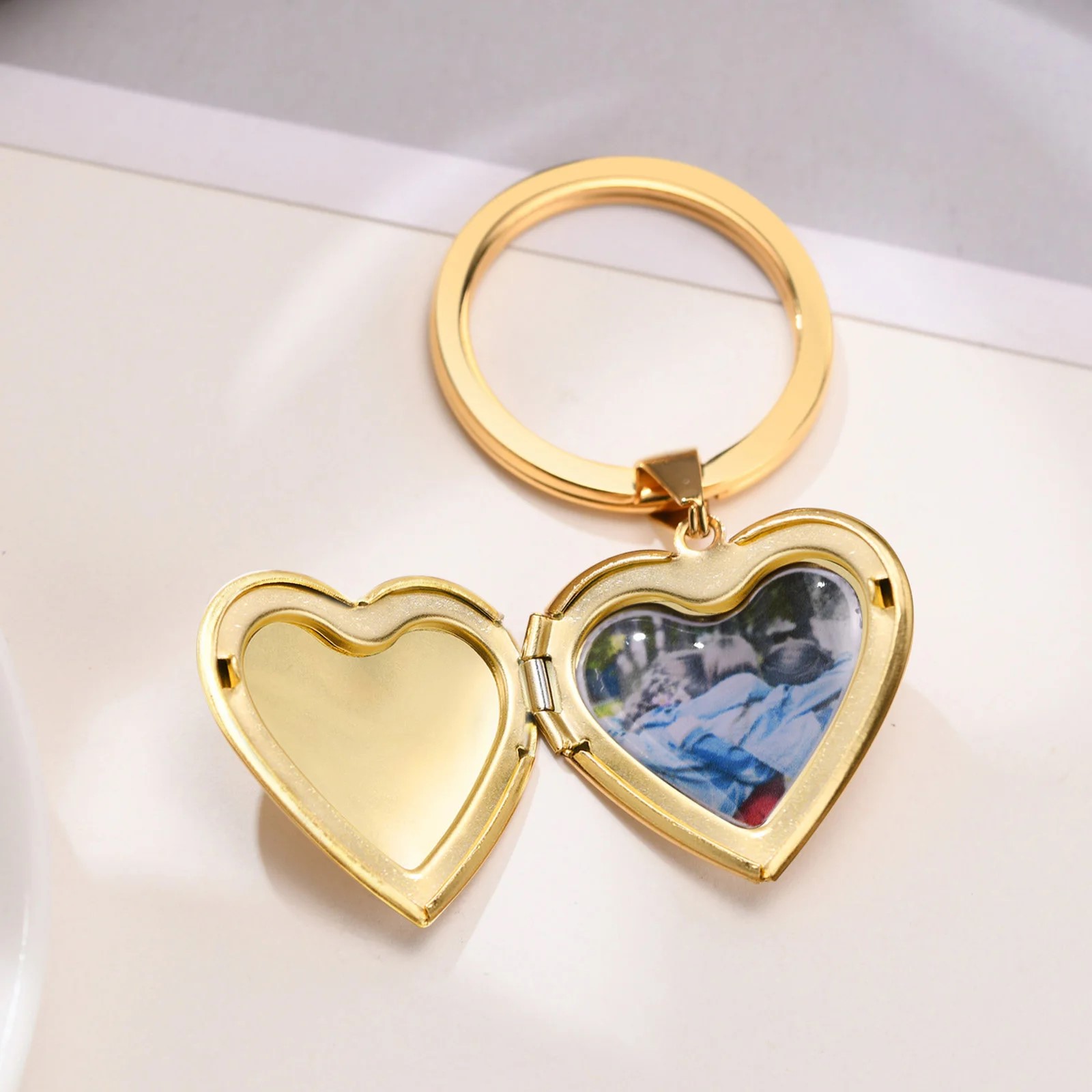 سلسلة مفاتيح مخصصة للنساء ، ال - مراجعة Women Accessories Images وسعره