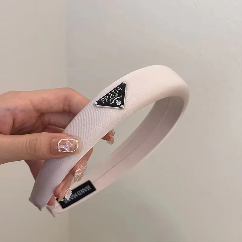 عصابة شعر نسائية مخملية جديدة  - مراجعة Women Accessories Logo وسعره